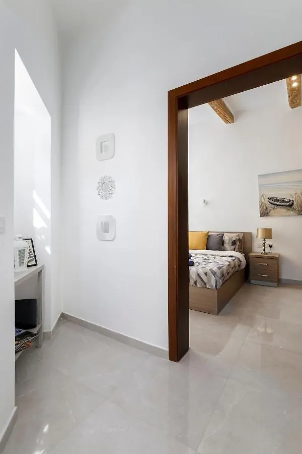 Modern, Cosy 1Bd Home - Close To Valletta Hamrun Apartment